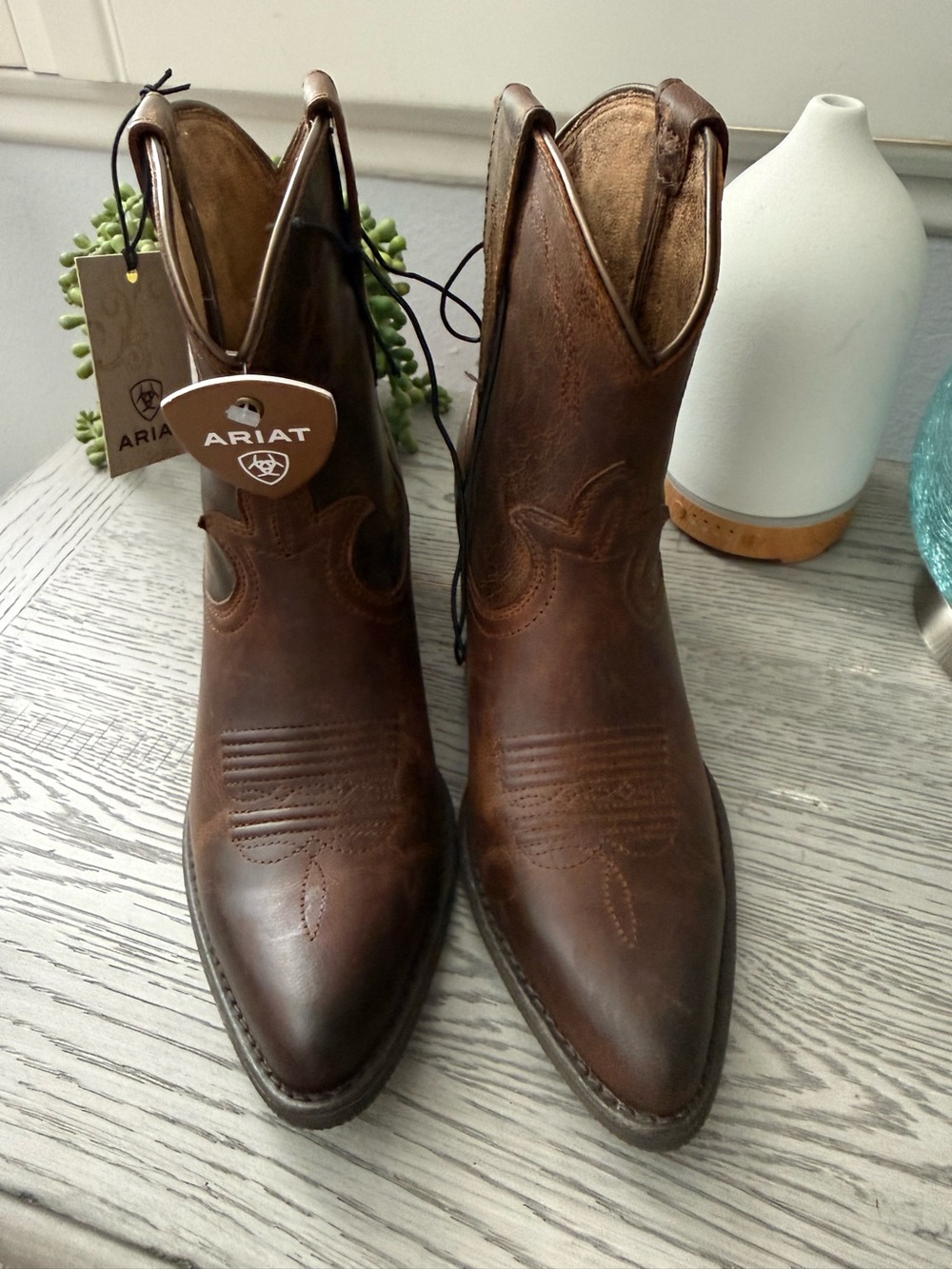 Ariat Maggie Sassy Distressed Brown Leather Western Short Boots
BNWT